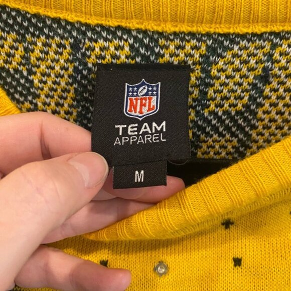 Green Bay Packers Men's Light Up Sweater - Picture 2 of 6